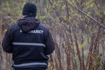 Нашли с полоской на шее: в Киеве загадочно погиб мужчина (фото, видео)