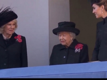 Елизавета II, Кейт Миддлтон и Камилла почтили память павших солдат — Меган Маркл места рядом с ними не хватило (фото, видео)