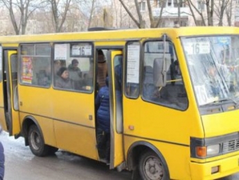 В Запорожье водитель маршрутки избил инвалида