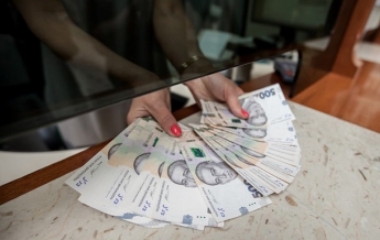 Озвучена разница в зарплатах мужчин и женщин в Украине
