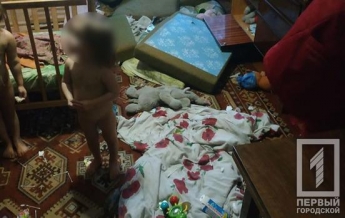 Плач услышали соседи: в Кривом Роге горе-мать бросила троих детей в квартире
