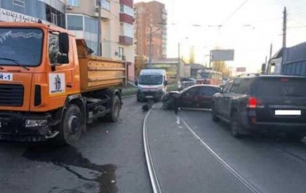 В Харькове произошло тройное ДТП, есть жертвы (фото)