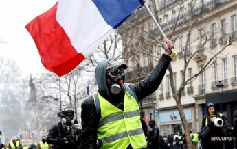 Во Франции оценили ущерб от протестов "желтых жилетов"