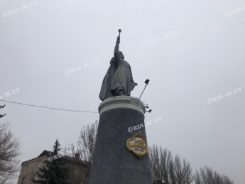 В Мелитополе вандалы добрались до памятника Богдану Хмельницкому (фото)