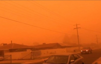 Город в Австралии накрыла пылевая буря