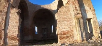 Уникальный храм на берегу Азовского моря превращается в руины (видео)