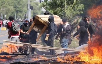 В Чили во время акции протеста ограбили банк