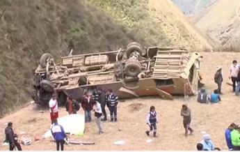В Перу автобус рухнул в пропасть, есть жертвы
