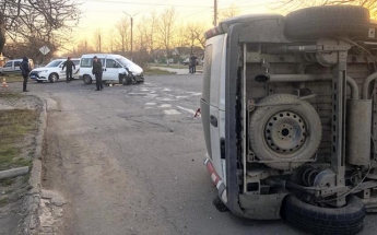В Запорожской области перевернулся микроавтобус: пострадали пассажиры (ФОТО)