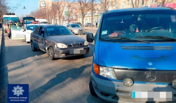В Запорожье пьяный водитель, совершивший ДТП, пытался "договориться" с полицейскими (фото, видео)
