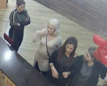 Девушки, которые «кинули» развлекательный комплекс в Запорожье, прокомментировали инцидент