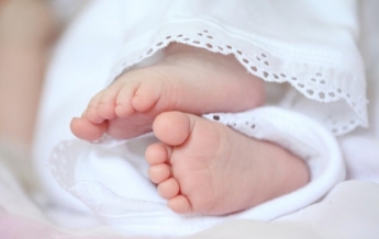 В США выставили на продажу в интернете новорожденного ребенка