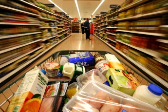 Житель Запорожья расплатился в супермаркете за один товар четыре раза