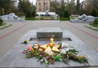 Уникальное фото первого Братского кладбища в центре Мелитополя и, кто решил его построить (фото)
