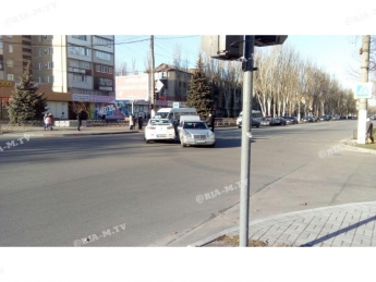 На центральном проспекте в Мелитополе произошла авария (фото, видео)