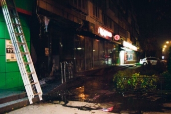 В Киеве снова подожгли магазины известной сети: первые подробности