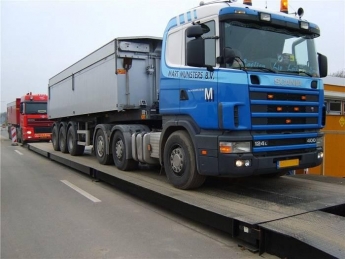 Водители грузовиков будут платить за проезд по трассам Запорожской области