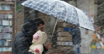 Немного дождя и чуть-чуть снега : синоптик уточнила прогноз погоды в Украине