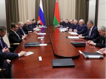 Не договорились? После пяти часов беседы Лукашенко тихо покинул резиденцию Путина в Сочи