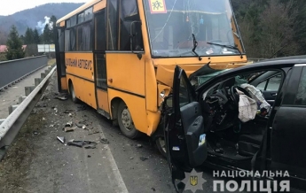 На Львовщине школьный автобус попал в ДТП: пятеро пострадавших