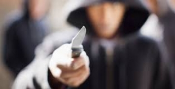 В центре Мелитополя грабитель с ножом ворвался в магазин