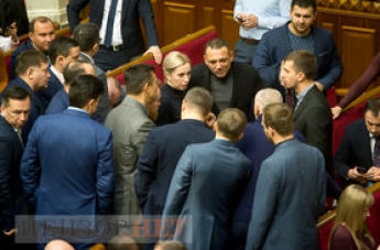 Законопроект о депутатской неприкосновенности еще больше защищает народных депутатов, - нардеп от "Голоса" Устинова