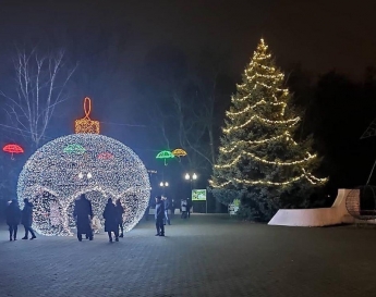 Красота - даже без снега в Мелитополе создали новогоднюю сказку (фото)