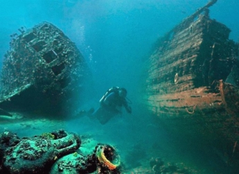 Ученые исследуют древние корабли, затонувшие возле Запорожья (видео)