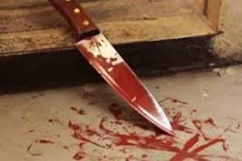 В центре Запорожья мужчину изрезали ножом