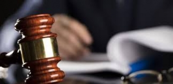 Прокуроров и судью подозревают в злоупотреблении властью