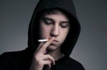 В Мелитополе подростка судили за курение в училище