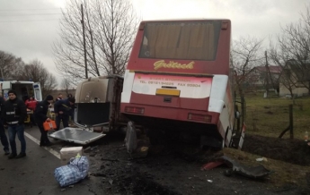 На Волыни восемь человек пострадали в ДТП с автобусом (фото)