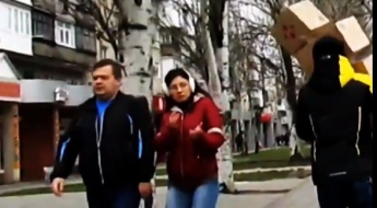На улицах Мелитополя пранкер пугал прохожих (видео)