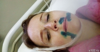 В России неадекватный пассажир такси напал на женщину-водителя. Фото 18+