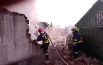 На Закарпатье взрыв газа в жилом доме: есть пострадавшие (фото)