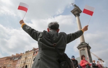 В Варшаве заявили о вмешательстве Кремля в спор Польши с ЕС