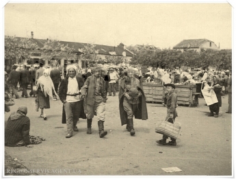 Как выглядел рынок в Мелитополе в далеких 40-х (фото)