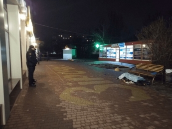 В Запорожской области мужчина умер прямо на лавочке посреди улицы (ФОТО)