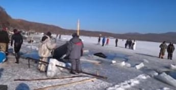 Рыбалка в России закончилась уходом под лёд 30 автомобилей (видео)