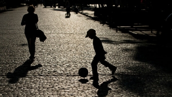 В Мелитополе детям запрещено гулять по городу после 22.00 без родителей