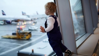 Ребенка можно вывозить за границу без доверенности второго родителя. Узнайте подробности