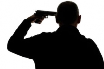 Выстрелил себе в голову: в Запорожье полицейский пытался покончить с собой