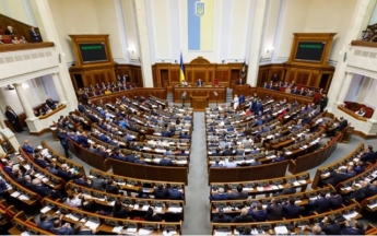 Депутаты с 1 января повысили себе оклад и стали получать от 100 тысяч гривен