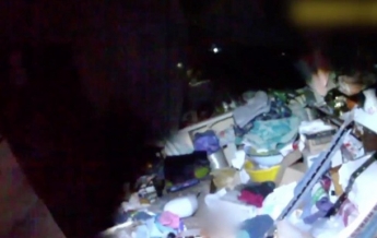 Женщину завалило мусором в собственной квартире в Сумах (видео)