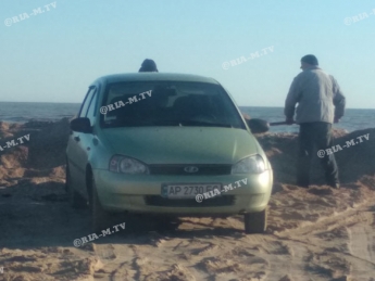 Как наказали водителя, который украл часть берега Азовского моря (фото)