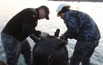 Военные учились ставить минные поля на Азовском море