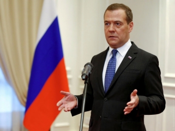 "Довольно болезненно": Медведев после отставки наконец сказал правду о "крымских" санкциях