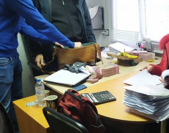 Стало известно, что нашли сотрудники СБУ во время обыска аэропорта в Запорожье (фото, видео)
