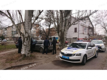 В Мелитополе в центре города полиция задержала парней (фото, видео)