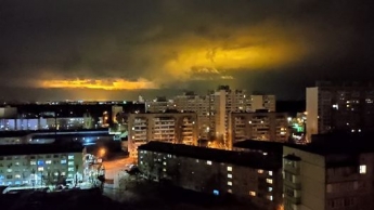 Как ядерный взрыв: раскрыта тайна невероятного сияния над Киевом. Фото